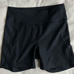 LIKE NEW Outdoor Voices 5” Warmup Short in Black